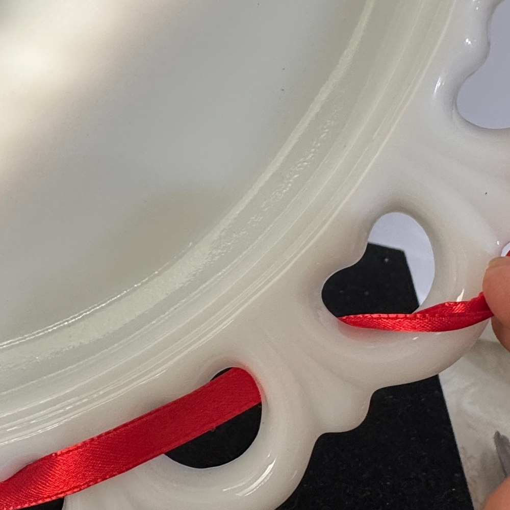 Vintage serving Platter by Anchor Hocking Old Colony Open Lace milk white opaque - Picture 2 of 4